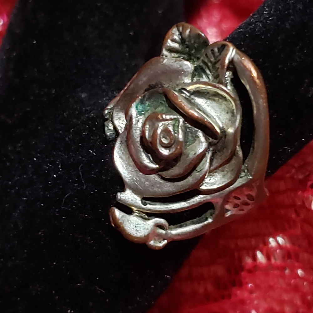 Vintage silver Rose shaped ring
